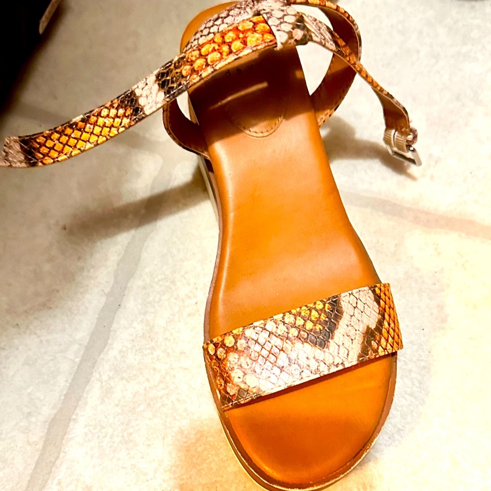 Wedge heels